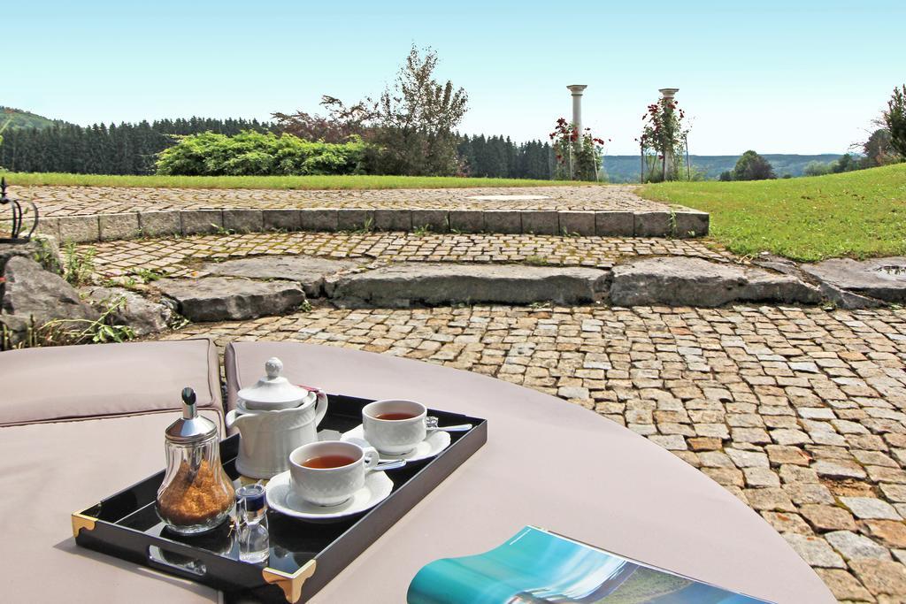 Gaestehaus Schloss Kronburg Екстериор снимка